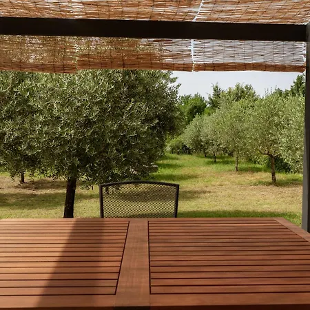 Villa Celestina, *